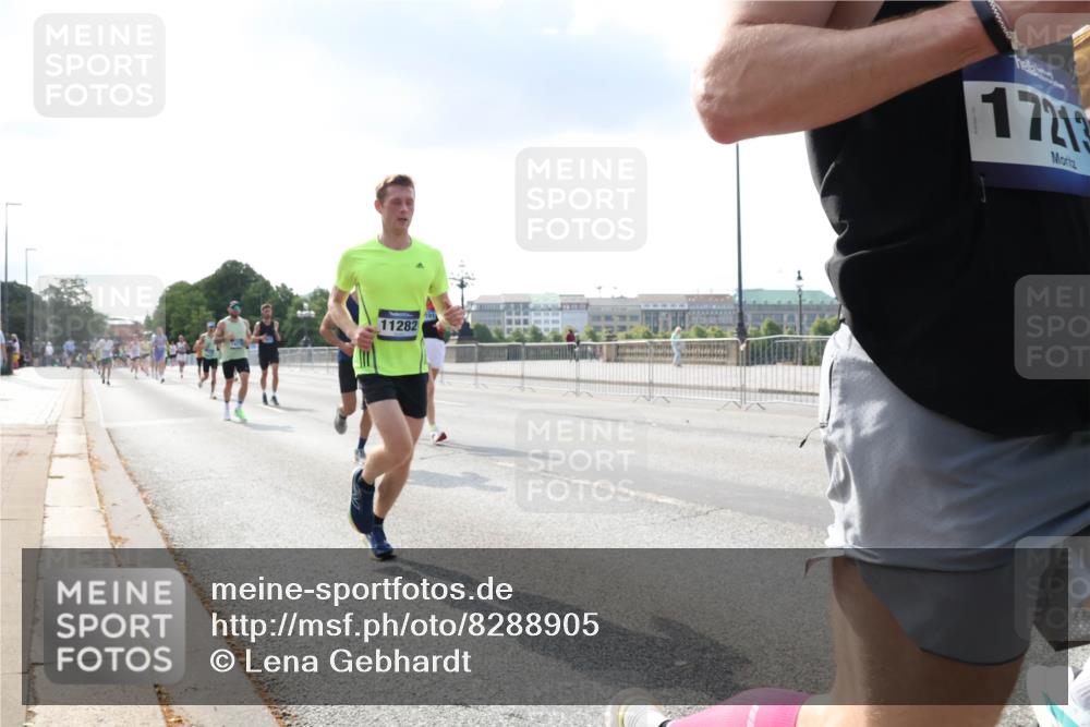 29.06.2025 - hella hamburg halbmarathon Lena Gebhardt http://msf.ph/oto/8288905 29.06.2025 09:46:11 Lombardsbrücke 11282, 191, 1721, 1080, 1686, 1894, 2460, 2525, 3809, 3843, 3955, 4463, 4812, 5042, 5187, 5550, 6169, 6495, 6878, 7055, 7186, 7534, 7845, 7880, 7901, 7965, 8062, 8784, 8864, 8956, 9345, 10270, 10453, 10484, 10865, 10929, 11199, 11282, 11833, 12189, 12232, 12681, 13167, 13252, 13343, 13617, 13686, 13754, 14167, 14276, 14293, 15115, 15391, 15689, 16065, 16140, 16507, 16580, 16931, 17213, 17768 meine-sportfotos.de
