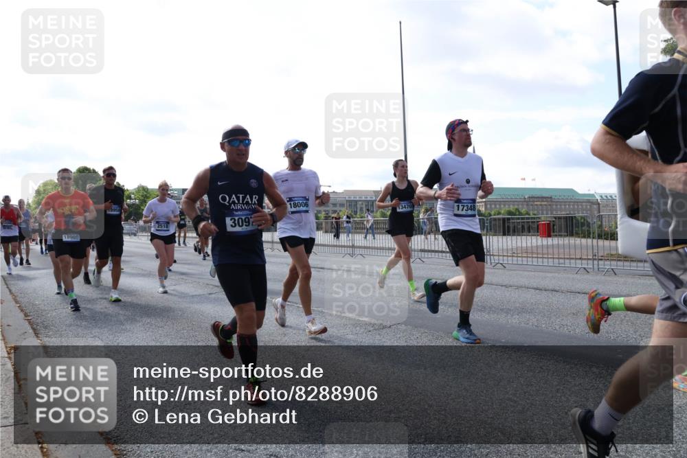 29.06.2025 - hella hamburg halbmarathon Lena Gebhardt http://msf.ph/oto/8288906 29.06.2025 09:58:37 Lombardsbrücke 1, 18958, 18960, 2518, 309, 18006, 13470, 17348, 1034, 1190, 1285, 1410, 1727, 1815, 1946, 1951, 2029, 2034, 2070, 2518, 2636, 2656, 2711, 2840, 2883, 2907, 3041, 3097, 3334, 3819, 3859, 3952, 4120, 4152, 4167, 4903, 5077, 5084, 5093, 5259, 5378, 5721, 5894, 6164, 6272, 6294, 6433, 6592, 6657, 6759, 6877, 6897, 7082, 7369, 7409, 7716, 7732, 7856, 7896, 8068, 8154, 8311, 8322, 8393, 8508, 8590, 8639, 8721, 8825, 9012, 9057, 9562, 9656, 9727, 9770, 10084 meine-sportfotos.de
