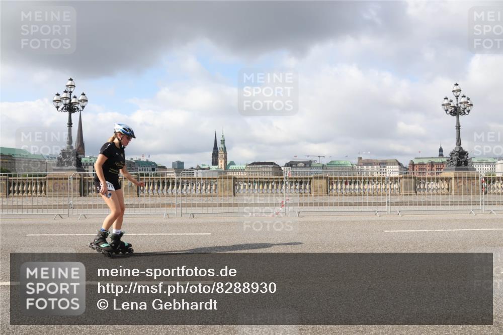 29.06.2025 - hella hamburg halbmarathon Lena Gebhardt http://msf.ph/oto/8288930 29.06.2025 09:05:47 Lombardsbrücke  meine-sportfotos.de