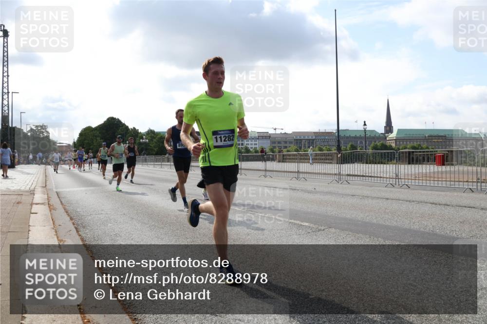 29.06.2025 - hella hamburg halbmarathon Lena Gebhardt http://msf.ph/oto/8288978 29.06.2025 09:46:12 Lombardsbrücke 895, 11282, 1080, 1686, 1894, 2460, 2525, 3809, 3843, 3955, 4463, 4812, 5042, 5187, 5550, 6169, 6495, 6878, 7055, 7186, 7534, 7845, 7880, 7901, 7965, 8062, 8784, 8864, 8956, 9345, 10270, 10453, 10484, 10865, 10929, 11199, 11230, 11282, 11833, 12189, 12232, 12681, 13167, 13252, 13343, 13617, 13686, 13754, 14167, 14276, 14293, 15115, 15391, 15689, 16065, 16140, 16507, 16580, 16931, 17213, 17768 meine-sportfotos.de