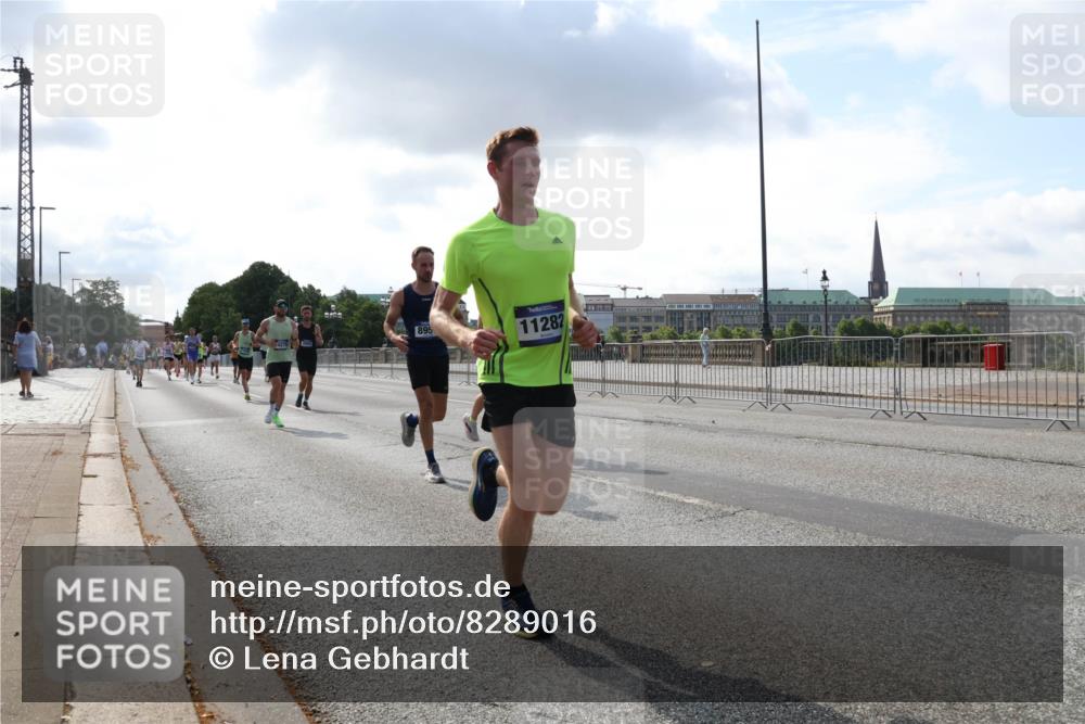 29.06.2025 - hella hamburg halbmarathon Lena Gebhardt http://msf.ph/oto/8289016 29.06.2025 09:46:12 Lombardsbrücke 895, 11282, 1080, 1686, 1894, 2460, 2525, 3809, 3843, 3955, 4463, 4812, 5042, 5187, 5550, 6169, 6495, 6878, 7055, 7186, 7534, 7845, 7880, 7901, 7965, 8062, 8784, 8864, 8956, 9345, 10270, 10453, 10484, 10865, 10929, 11199, 11230, 11282, 11833, 12189, 12232, 12681, 13167, 13252, 13343, 13617, 13686, 13754, 14167, 14276, 14293, 15115, 15391, 15689, 16065, 16140, 16507, 16580, 16931, 17213, 17768 meine-sportfotos.de