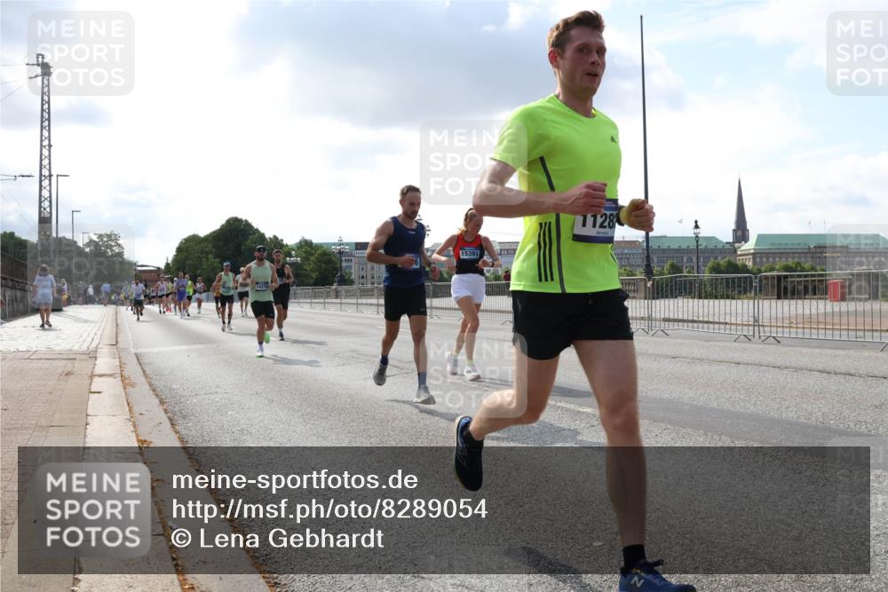 29.06.2025 - hella hamburg halbmarathon Lena Gebhardt http://msf.ph/oto/8289054 29.06.2025 09:46:12 Lombardsbrücke 14275, 15391, 1128, 1080, 1686, 1894, 2460, 2525, 3809, 3843, 3955, 4463, 4812, 5042, 5187, 5550, 6169, 6495, 6878, 7055, 7186, 7534, 7845, 7880, 7901, 7965, 8062, 8784, 8864, 8956, 9345, 10270, 10453, 10484, 10865, 10929, 11199, 11230, 11282, 11833, 12189, 12232, 12681, 13167, 13252, 13343, 13617, 13686, 13754, 14167, 14276, 14293, 15115, 15391, 15689, 16065, 16140, 16507, 16580, 16931, 17213, 17768 meine-sportfotos.de