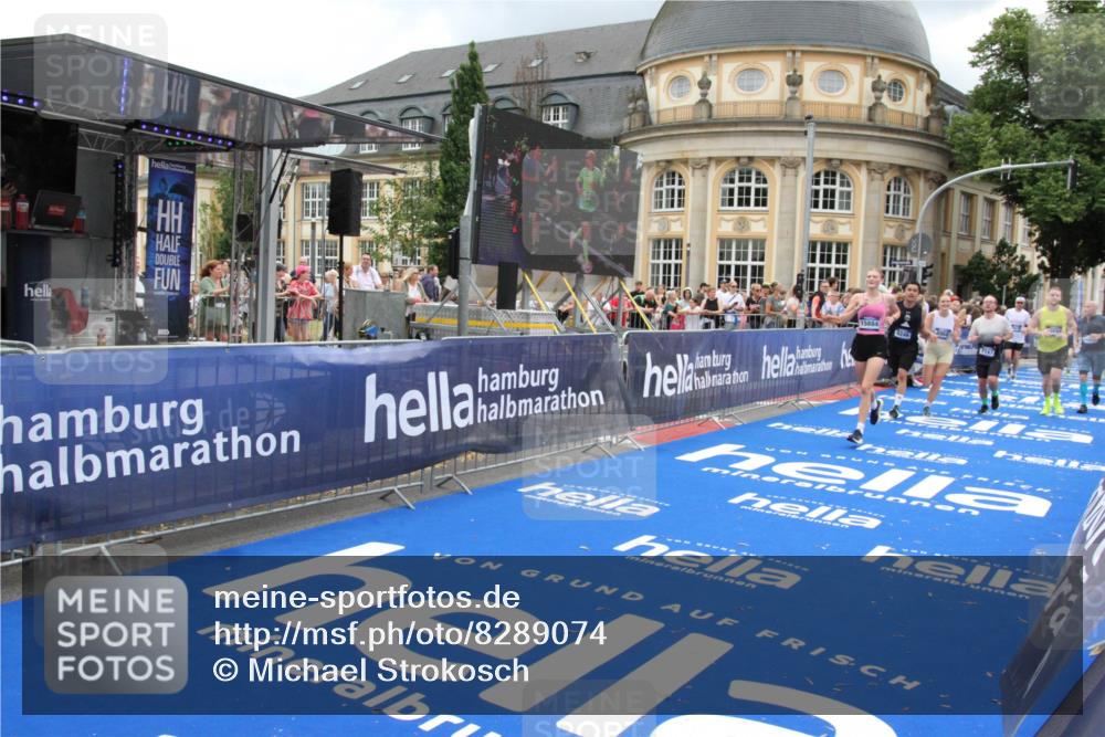29.06.2025 - hella hamburg halbmarathon Michael Strokosch http://msf.ph/oto/8289074 29.06.2025 10:55:59 Ziel 2612, 3256, 3668, 4772, 7147, 7976, 8968, 9246, 10084, 14867, 15184, 15868, 15884, 16176, 18867 meine-sportfotos.de