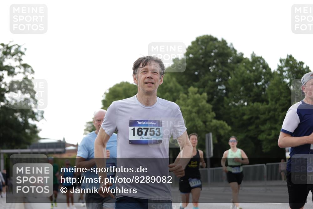 29.06.2025 - hella hamburg halbmarathon Jannik Wohlers http://msf.ph/oto/8289082 29.06.2025 10:04:04 Lombardsbrücke 1213, 1377, 1674, 2011, 2852, 3994, 4146, 4587, 5354, 5365, 5976, 6709, 8217, 9489, 10213, 10962, 12924, 12998, 13625, 14340, 14436, 14917, 16128, 16145, 16753, 16989, 17071, 17113, 17434, 17569, 17685, 17763, 18098, 18199, 18525 meine-sportfotos.de