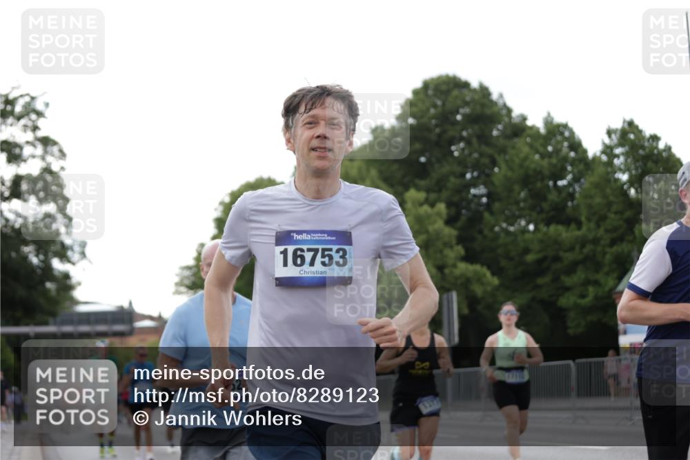 29.06.2025 - hella hamburg halbmarathon Jannik Wohlers http://msf.ph/oto/8289123 29.06.2025 10:04:04 Lombardsbrücke 1213, 1377, 1674, 2011, 2852, 3994, 4146, 4587, 5354, 5365, 5976, 6709, 8217, 9489, 10213, 10962, 12924, 12998, 13625, 14340, 14436, 14917, 16128, 16145, 16753, 16989, 17071, 17113, 17434, 17569, 17685, 17763, 18098, 18199, 18525 meine-sportfotos.de