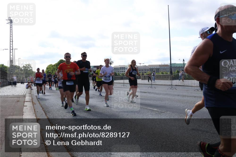29.06.2025 - hella hamburg halbmarathon Lena Gebhardt http://msf.ph/oto/8289127 29.06.2025 09:58:38 Lombardsbrücke 18960, 8958, 2518, 6592, 30, 1034, 1190, 1285, 1410, 1485, 1727, 1815, 1946, 1951, 2029, 2034, 2070, 2518, 2656, 2711, 2840, 2883, 2907, 3041, 3097, 3334, 3819, 3859, 3952, 4120, 4152, 4167, 4903, 5077, 5084, 5093, 5259, 5378, 5721, 5894, 6164, 6272, 6294, 6433, 6592, 6657, 6759, 6877, 6897, 7082, 7369, 7409, 7716, 7732, 7856, 7896, 8068, 8154, 8311, 8322, 8393, 8508, 8590, 8639, 8721, 8825, 9012, 9057, 9562, 9656, 9727, 9770, 10084 meine-sportfotos.de