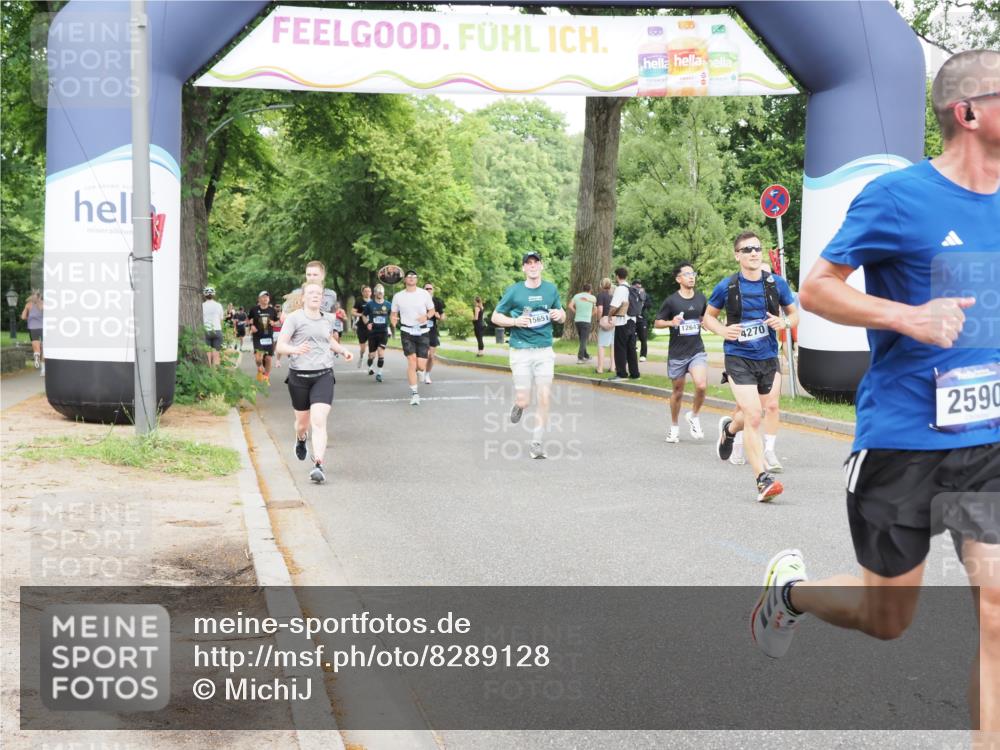 29.06.2025 - hella hamburg halbmarathon MichiJ http://msf.ph/oto/8289128 29.06.2025 10:33:22 Zwischen KM18-KM19 2098, 2590, 4854, 4997, 9159, 10741, 12643, 14722, 18637 meine-sportfotos.de