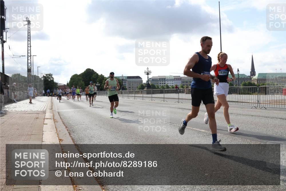 29.06.2025 - hella hamburg halbmarathon Lena Gebhardt http://msf.ph/oto/8289186 29.06.2025 09:46:13 Lombardsbrücke 14276, 15391, 1080, 1686, 1894, 2460, 2525, 3809, 3843, 3955, 4463, 4812, 5042, 5187, 5550, 6169, 6495, 6878, 7055, 7186, 7534, 7845, 7880, 7901, 7965, 8062, 8784, 8864, 8956, 9345, 10270, 10298, 10453, 10484, 10865, 10929, 11199, 11230, 11282, 11833, 12189, 12232, 12681, 12987, 13167, 13252, 13343, 13617, 13686, 13754, 14167, 14276, 14293, 15115, 15391, 15689, 16065, 16140, 16507, 16580, 16931, 17213, 17768 meine-sportfotos.de