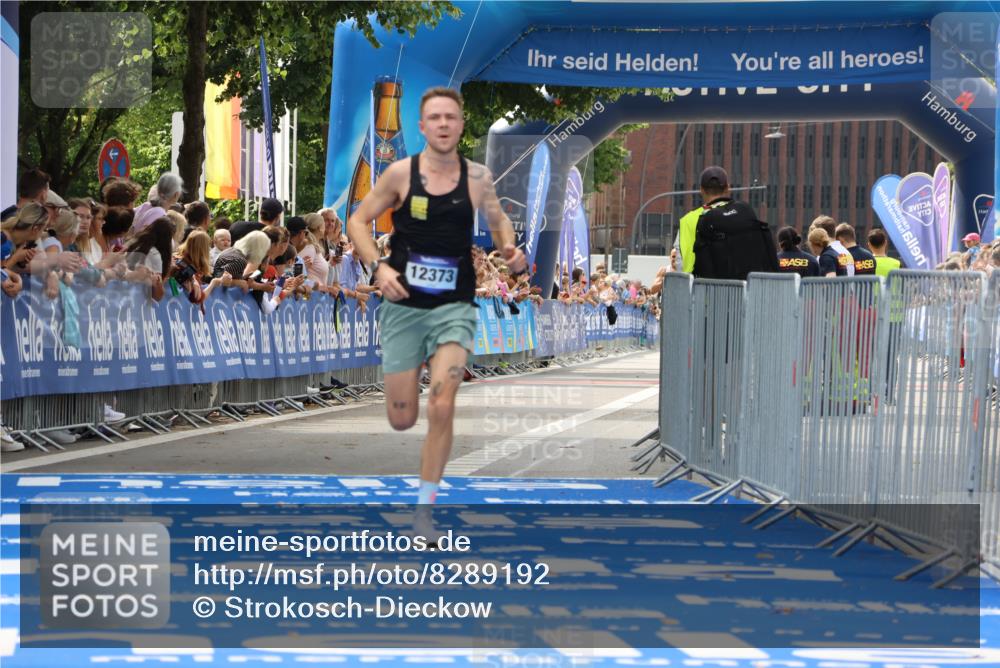 29.06.2025 - hella hamburg halbmarathon Strokosch-Dieckow http://msf.ph/oto/8289192 29.06.2025 10:20:21 Ziel 12373, 16245 meine-sportfotos.de