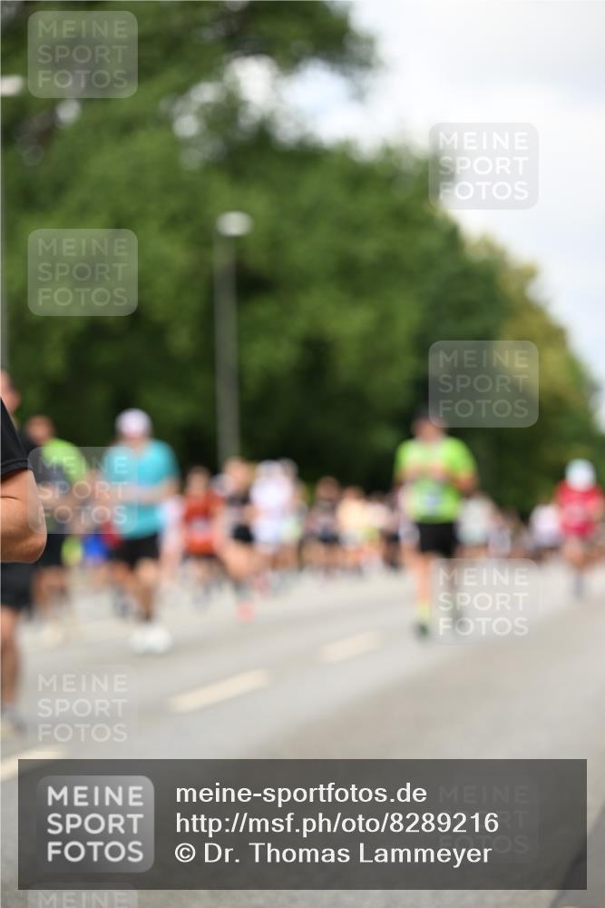29.06.2025 - hella hamburg halbmarathon Dr. Thomas Lammeyer http://msf.ph/oto/8289216 29.06.2025 10:37:17 Kennedybrücke 1078, 1199, 1324, 1373, 1732, 1879, 2059, 2085, 2384, 2838, 3221, 3341, 3391, 3422, 3560, 3653, 3871, 4030, 4096, 4164, 4446, 4555, 5156, 5581, 5917, 6773, 6861, 7750, 8170, 8175, 8595, 8839, 8993, 9034, 9289, 9471, 9750, 9768, 9780, 10770 meine-sportfotos.de
