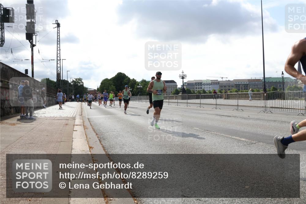 29.06.2025 - hella hamburg halbmarathon Lena Gebhardt http://msf.ph/oto/8289259 29.06.2025 09:46:13 Lombardsbrücke 4276, 1080, 1686, 1894, 2460, 2525, 3809, 3843, 3955, 4463, 4812, 5042, 5187, 5550, 6169, 6495, 6878, 7055, 7186, 7534, 7845, 7880, 7901, 7965, 8062, 8784, 8864, 8956, 9345, 10270, 10298, 10453, 10484, 10865, 10929, 11199, 11230, 11282, 11833, 12189, 12232, 12681, 12987, 13167, 13252, 13343, 13617, 13686, 13754, 14167, 14276, 14293, 15115, 15391, 15689, 16065, 16140, 16507, 16580, 16931, 17213, 17768 meine-sportfotos.de