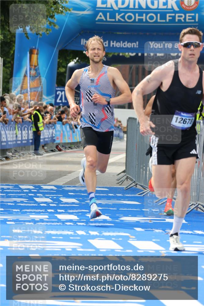 29.06.2025 - hella hamburg halbmarathon Strokosch-Dieckow http://msf.ph/oto/8289275 29.06.2025 10:20:13 Ziel 54, 12678, 14302, 16245 meine-sportfotos.de