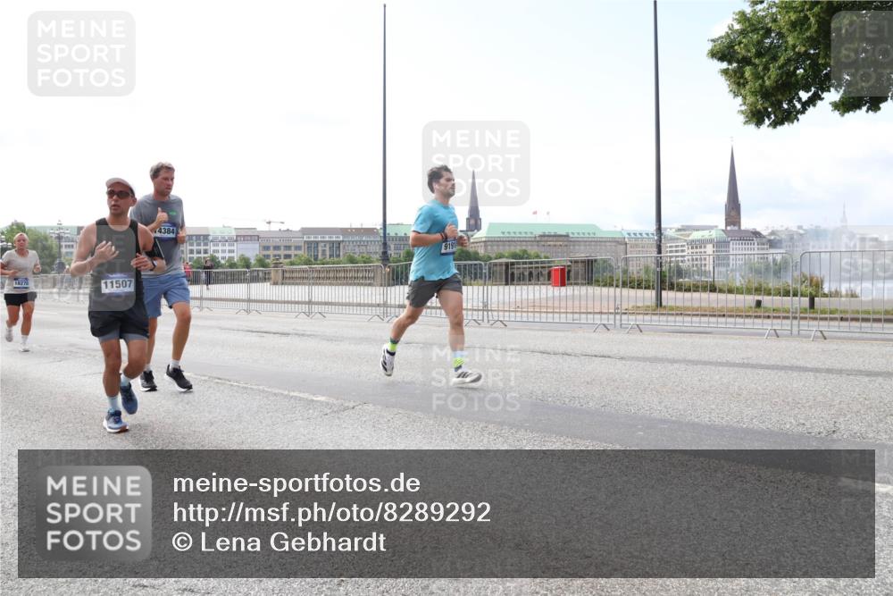 29.06.2025 - hella hamburg halbmarathon Lena Gebhardt http://msf.ph/oto/8289292 29.06.2025 10:11:50 Lombardsbrücke 1328, 1531, 1866, 1992, 3363, 4227, 5379, 5605, 7571, 8115, 8807, 8810, 9191, 9428, 10042, 10372, 10409, 10428, 11321, 11507, 11525, 11537, 11581, 11755, 11917, 12473, 13171, 13177, 13203, 13542, 13939, 13958, 14008, 14196, 14384, 15137, 15797, 15945, 16976, 17080, 17638, 17774, 17866, 18261, 18278, 18382, 18395, 18655, 19172 meine-sportfotos.de