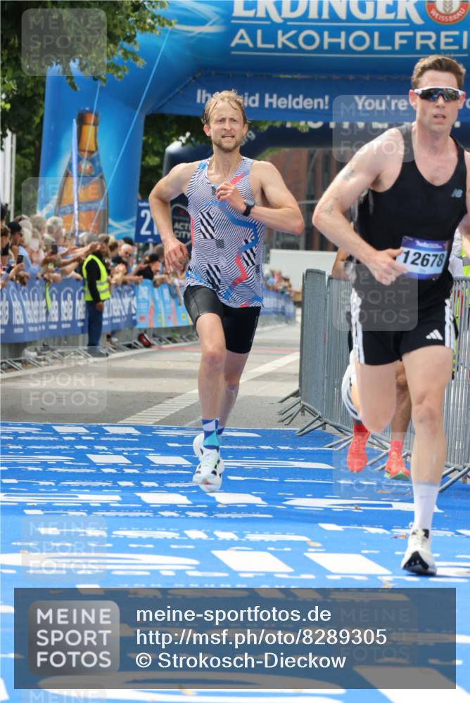 29.06.2025 - hella hamburg halbmarathon Strokosch-Dieckow http://msf.ph/oto/8289305 29.06.2025 10:20:13 Ziel 54, 12678, 14302, 16245 meine-sportfotos.de