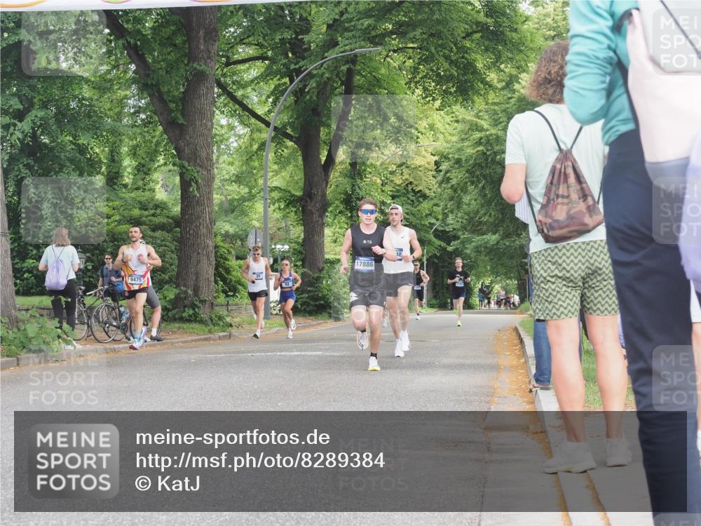 29.06.2025 - hella hamburg halbmarathon KatJ http://msf.ph/oto/8289384 29.06.2025 10:12:34 Zwischen KM18-KM19  meine-sportfotos.de