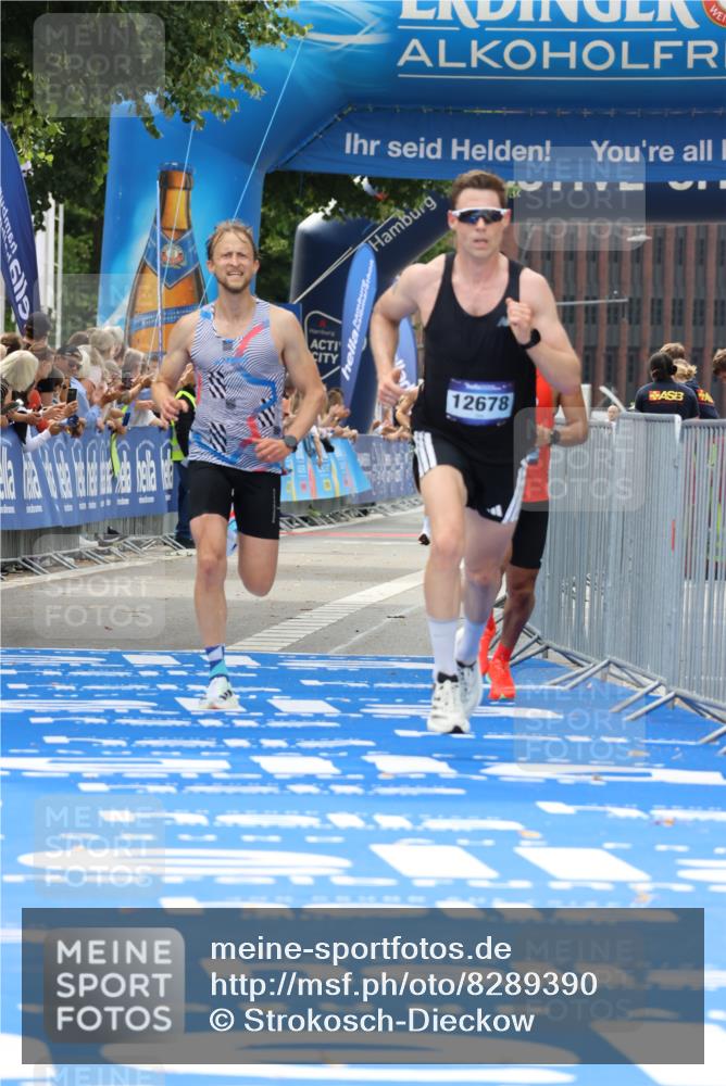 29.06.2025 - hella hamburg halbmarathon Strokosch-Dieckow http://msf.ph/oto/8289390 29.06.2025 10:20:12 Ziel 54, 12678, 14302, 16245 meine-sportfotos.de