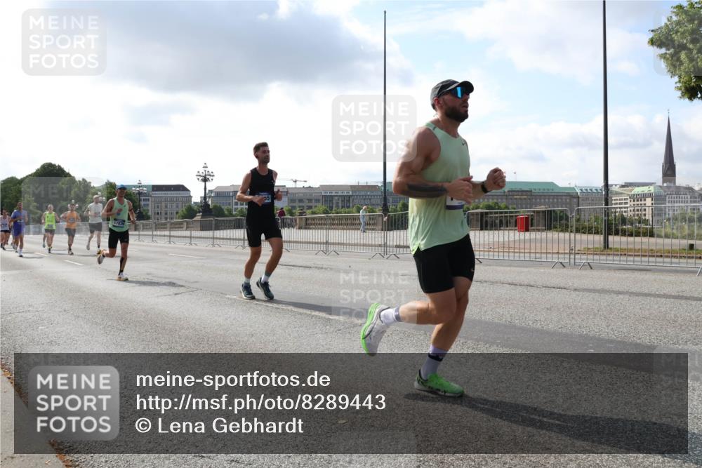 29.06.2025 - hella hamburg halbmarathon Lena Gebhardt http://msf.ph/oto/8289443 29.06.2025 09:46:14 Lombardsbrücke 17826, 1080, 1344, 1686, 1894, 2460, 2525, 3809, 3843, 3955, 4463, 4812, 5042, 5187, 5550, 6169, 6495, 6878, 7055, 7186, 7534, 7845, 7880, 7901, 7965, 8062, 8784, 8864, 8956, 9345, 10270, 10298, 10453, 10484, 10865, 10929, 11199, 11230, 11282, 11833, 12189, 12232, 12681, 12987, 13167, 13252, 13343, 13617, 13686, 13754, 14167, 14276, 14293, 15115, 15391, 15689, 16065, 16140, 16243, 16507, 16580, 16931, 17213, 17768 meine-sportfotos.de