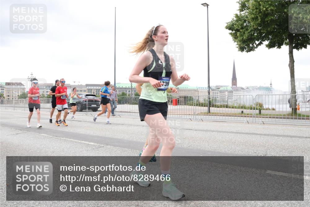 29.06.2025 - hella hamburg halbmarathon Lena Gebhardt http://msf.ph/oto/8289466 29.06.2025 10:55:38 Lombardsbrücke 9857, 9858, 39, 1013, 1616, 1873, 1917, 2090, 3101, 3115, 3157, 3244, 3577, 4039, 4265, 4470, 4628, 4896, 5040, 5220, 5222, 5483, 5487, 5575, 6055, 6056, 6113, 6257, 6594, 7219, 7548, 7680, 7766, 7969, 8110, 8403, 8519, 8527, 8532, 8533, 8626, 8648, 9548, 9614, 9618, 9857, 9858, 9861, 9865, 9956, 10094, 10436, 10438, 10449, 10458, 10559, 10593, 10885, 11109, 11903, 11962, 11963, 12695, 12902, 13098, 13230, 14727, 15152, 15160, 16385 meine-sportfotos.de