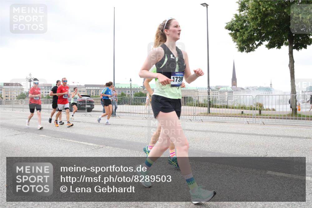 29.06.2025 - hella hamburg halbmarathon Lena Gebhardt http://msf.ph/oto/8289503 29.06.2025 10:55:38 Lombardsbrücke 9857, 9858, 1739, 1013, 1616, 1873, 1917, 2090, 3101, 3115, 3157, 3244, 3577, 4039, 4265, 4470, 4628, 4896, 5040, 5220, 5222, 5483, 5487, 5575, 6055, 6056, 6113, 6257, 6594, 7219, 7548, 7680, 7766, 7969, 8110, 8403, 8519, 8527, 8532, 8533, 8626, 8648, 9548, 9614, 9618, 9857, 9858, 9861, 9865, 9956, 10094, 10436, 10438, 10449, 10458, 10559, 10593, 10885, 11109, 11903, 11962, 11963, 12695, 12902, 13098, 13230, 14727, 15152, 15160, 16385 meine-sportfotos.de