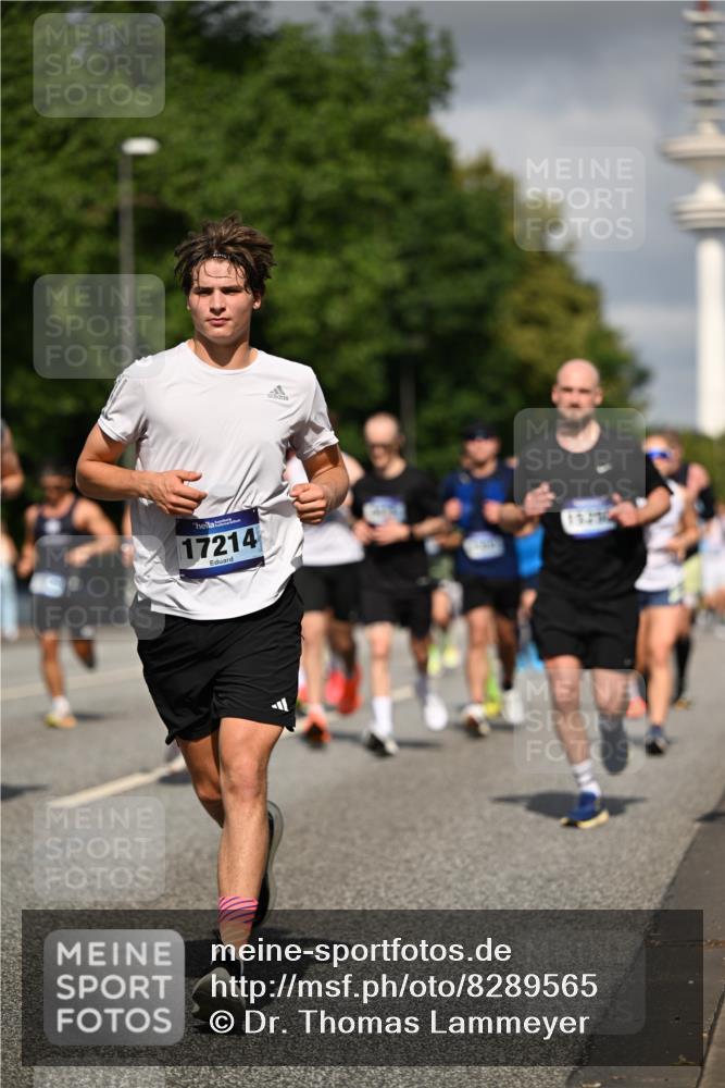 29.06.2025 - hella hamburg halbmarathon Dr. Thomas Lammeyer http://msf.ph/oto/8289565 29.06.2025 09:53:24 Kennedybrücke 1343, 1445, 1615, 1800, 1975, 2324, 2573, 2949, 3282, 3431, 3530, 4303, 4425, 5248, 5889, 6123, 6682, 7495, 7796, 8370, 8629, 8925, 9264, 9265, 9294, 9296, 9979, 10894, 10930 meine-sportfotos.de