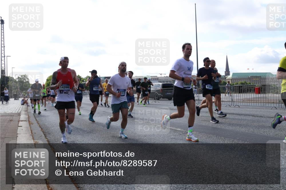 29.06.2025 - hella hamburg halbmarathon Lena Gebhardt http://msf.ph/oto/8289587 29.06.2025 09:58:41 Lombardsbrücke 6759, 16830, 4167, 14266, 12526, 1727, 6977, 1190, 1285, 1410, 1485, 1727, 1815, 1946, 1951, 2029, 2034, 2518, 2656, 2840, 2883, 2907, 3041, 3097, 3334, 3819, 3859, 3952, 4120, 4152, 4167, 4903, 5077, 5084, 5093, 5259, 5378, 5721, 5894, 6272, 6294, 6433, 6592, 6629, 6657, 6759, 6877, 6897, 7082, 7369, 7716, 7732, 7856, 7896, 8068, 8154, 8311, 8322, 8393, 8590, 8639, 8721, 8825, 9012, 9057, 9562, 9655, 9656, 9727, 9770, 10084, 10488 meine-sportfotos.de