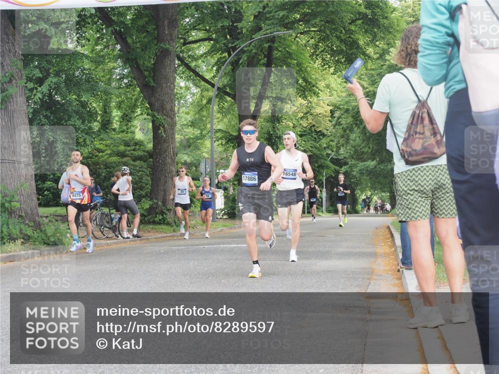 29.06.2025 - hella hamburg halbmarathon KatJ http://msf.ph/oto/8289597 29.06.2025 10:12:35 Zwischen KM18-KM19  meine-sportfotos.de