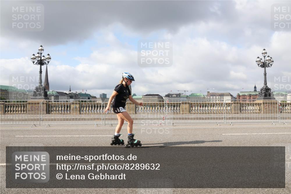 29.06.2025 - hella hamburg halbmarathon Lena Gebhardt http://msf.ph/oto/8289632 29.06.2025 09:05:48 Lombardsbrücke  meine-sportfotos.de