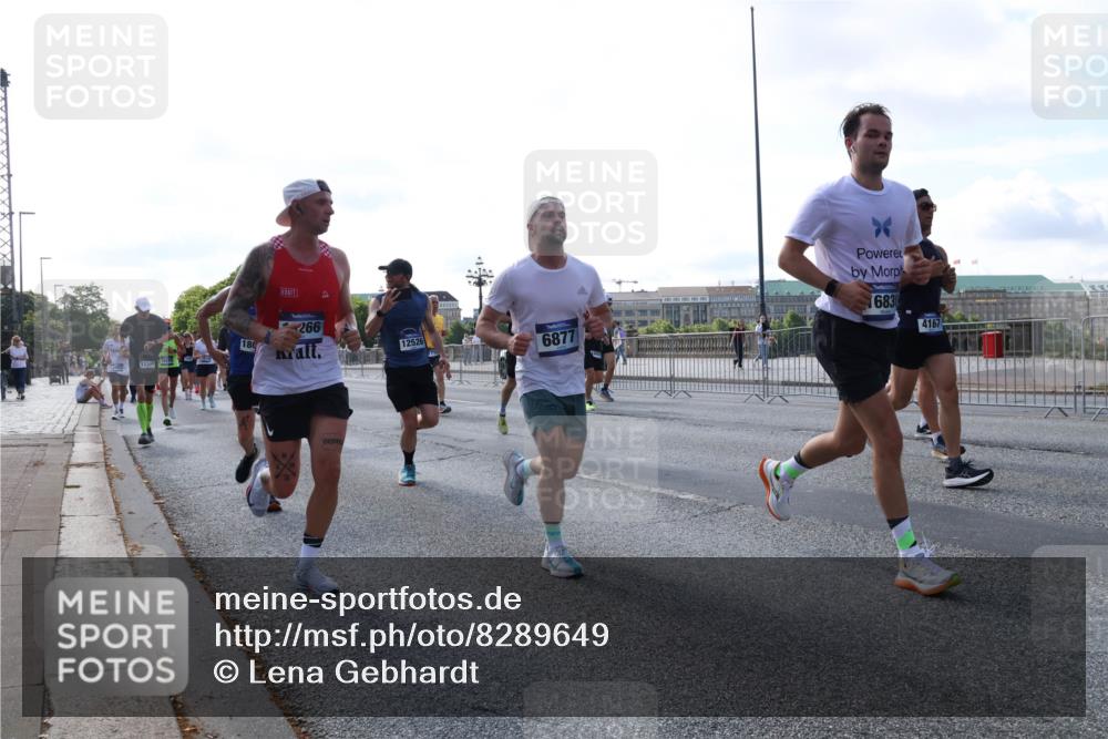 29.06.2025 - hella hamburg halbmarathon Lena Gebhardt http://msf.ph/oto/8289649 29.06.2025 09:58:41 Lombardsbrücke 17346, 180, 266, 12526, 6877, 6830, 4167, 1190, 1285, 1410, 1485, 1727, 1815, 1946, 1951, 2029, 2034, 2518, 2656, 2840, 2883, 2907, 3041, 3097, 3334, 3819, 3859, 3952, 4120, 4152, 4167, 4903, 5077, 5084, 5093, 5259, 5378, 5721, 5894, 6272, 6294, 6433, 6592, 6629, 6657, 6759, 6877, 6897, 7082, 7369, 7716, 7732, 7856, 7896, 8068, 8154, 8311, 8322, 8393, 8590, 8639, 8721, 8825, 9012, 9057, 9562, 9655, 9656, 9727, 9770, 10084, 10488 meine-sportfotos.de