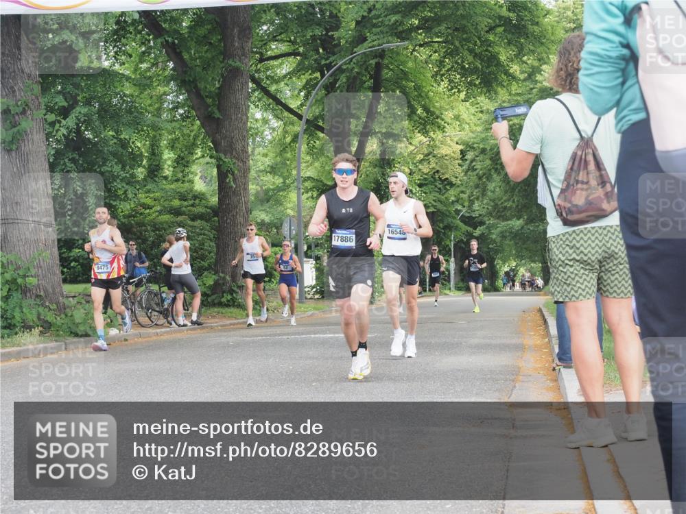29.06.2025 - hella hamburg halbmarathon KatJ http://msf.ph/oto/8289656 29.06.2025 10:12:35 Zwischen KM18-KM19  meine-sportfotos.de