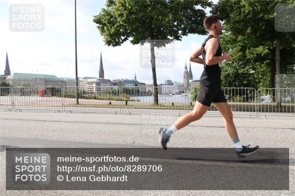 29.06.2025 - hella hamburg halbmarathon Lena Gebhardt http://msf.ph/oto/8289706 29.06.2025 09:46:16 Lombardsbrücke 1080, 1344, 1889, 1894, 2460, 2525, 3809, 3843, 3955, 4463, 4477, 4812, 5042, 5187, 5550, 6169, 6495, 6878, 7055, 7186, 7534, 7845, 7880, 7901, 8062, 8784, 8864, 8956, 9345, 10270, 10298, 10453, 10484, 10865, 10929, 11199, 11230, 11282, 11833, 12189, 12232, 12681, 12987, 13167, 13252, 13343, 13617, 13686, 13754, 13961, 14167, 14276, 14293, 15115, 15391, 15689, 16065, 16140, 16243, 16507, 16580, 16931, 17213, 17768 meine-sportfotos.de