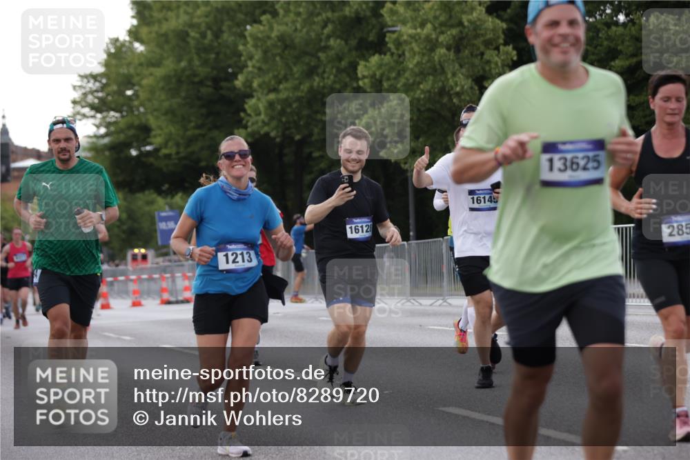 29.06.2025 - hella hamburg halbmarathon Jannik Wohlers http://msf.ph/oto/8289720 29.06.2025 10:04:07 Lombardsbrücke 1213, 1377, 1674, 2011, 2852, 3994, 4146, 4293, 4587, 5354, 5365, 5869, 8217, 9489, 10213, 10709, 10834, 10962, 12924, 12998, 13625, 14340, 14436, 14917, 16128, 16145, 16753, 16989, 17113, 17434, 17569, 17685, 17686, 17763, 18098, 18520, 18525 meine-sportfotos.de