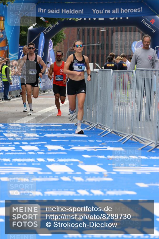 29.06.2025 - hella hamburg halbmarathon Strokosch-Dieckow http://msf.ph/oto/8289730 29.06.2025 10:20:09 Ziel 54, 11829, 12678, 14302 meine-sportfotos.de