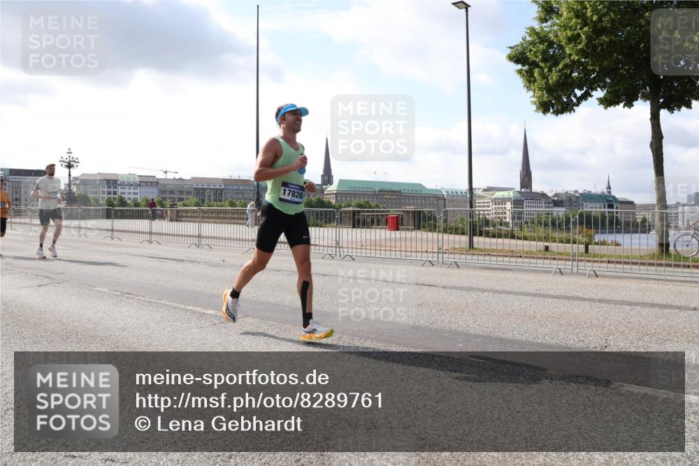29.06.2025 - hella hamburg halbmarathon Lena Gebhardt http://msf.ph/oto/8289761 29.06.2025 09:46:16 Lombardsbrücke 17826, 1080, 1344, 1889, 1894, 2460, 2525, 3809, 3843, 3955, 4463, 4477, 4812, 5042, 5187, 5550, 6169, 6495, 6878, 7055, 7186, 7534, 7845, 7880, 7901, 8062, 8784, 8864, 8956, 9345, 10270, 10298, 10453, 10484, 10865, 10929, 11199, 11230, 11282, 11833, 12189, 12232, 12681, 12987, 13167, 13252, 13343, 13617, 13686, 13754, 13961, 14167, 14276, 14293, 15115, 15391, 15689, 16065, 16140, 16243, 16507, 16580, 16931, 17213, 17768 meine-sportfotos.de