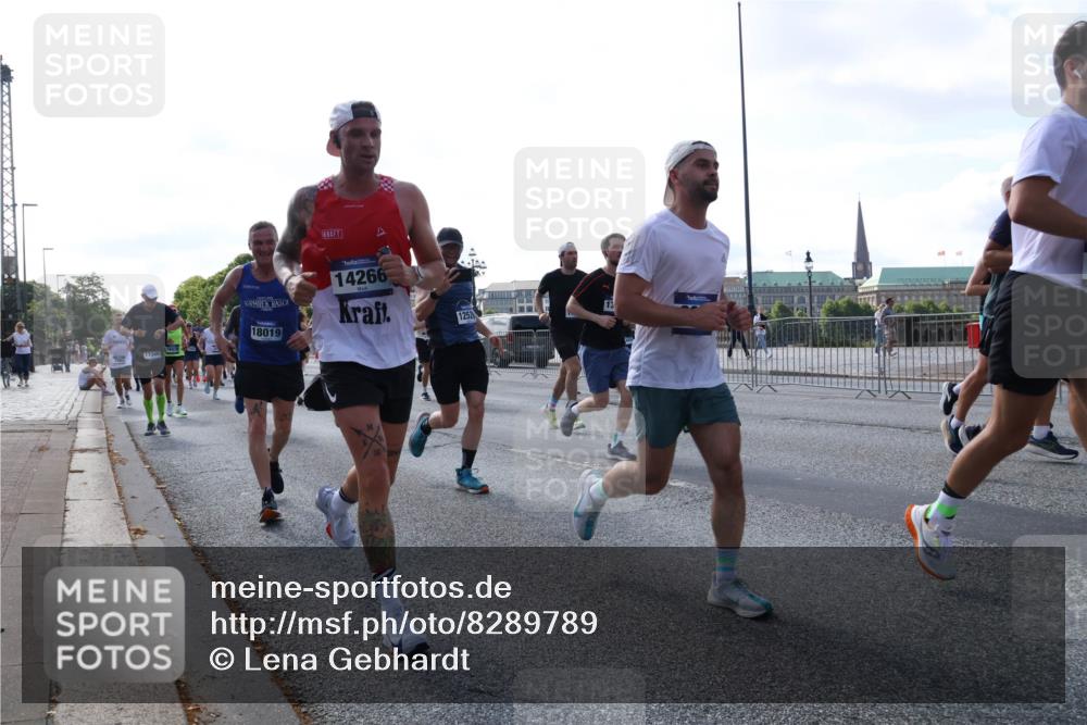 29.06.2025 - hella hamburg halbmarathon Lena Gebhardt http://msf.ph/oto/8289789 29.06.2025 09:58:41 Lombardsbrücke 14266, 17346, 18019, 1252, 13, 1190, 1285, 1410, 1485, 1727, 1815, 1946, 1951, 2029, 2034, 2518, 2656, 2840, 2883, 2907, 3041, 3097, 3334, 3819, 3859, 3952, 4120, 4152, 4167, 4903, 5077, 5084, 5093, 5259, 5378, 5721, 5894, 6272, 6294, 6433, 6592, 6629, 6657, 6759, 6877, 6897, 7082, 7369, 7716, 7732, 7856, 7896, 8068, 8154, 8311, 8322, 8393, 8590, 8639, 8721, 8825, 9012, 9057, 9562, 9655, 9656, 9727, 9770, 10084, 10488 meine-sportfotos.de