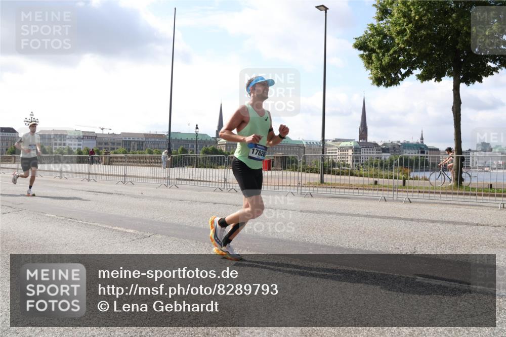 29.06.2025 - hella hamburg halbmarathon Lena Gebhardt http://msf.ph/oto/8289793 29.06.2025 09:46:17 Lombardsbrücke 17826, 1080, 1344, 1889, 1894, 2460, 2525, 3809, 3843, 3955, 4463, 4477, 4812, 5042, 5187, 6169, 6495, 6878, 7055, 7186, 7534, 7845, 7880, 7901, 8062, 8784, 8864, 8956, 9345, 10270, 10298, 10453, 10484, 10865, 10929, 11199, 11230, 11282, 11833, 12189, 12232, 12681, 12987, 13167, 13252, 13343, 13617, 13686, 13754, 13961, 14167, 14276, 14293, 15115, 15391, 15689, 15902, 16065, 16140, 16243, 16507, 16580, 16931, 17213, 17768 meine-sportfotos.de