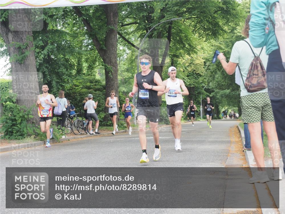 29.06.2025 - hella hamburg halbmarathon KatJ http://msf.ph/oto/8289814 29.06.2025 10:12:35 Zwischen KM18-KM19  meine-sportfotos.de