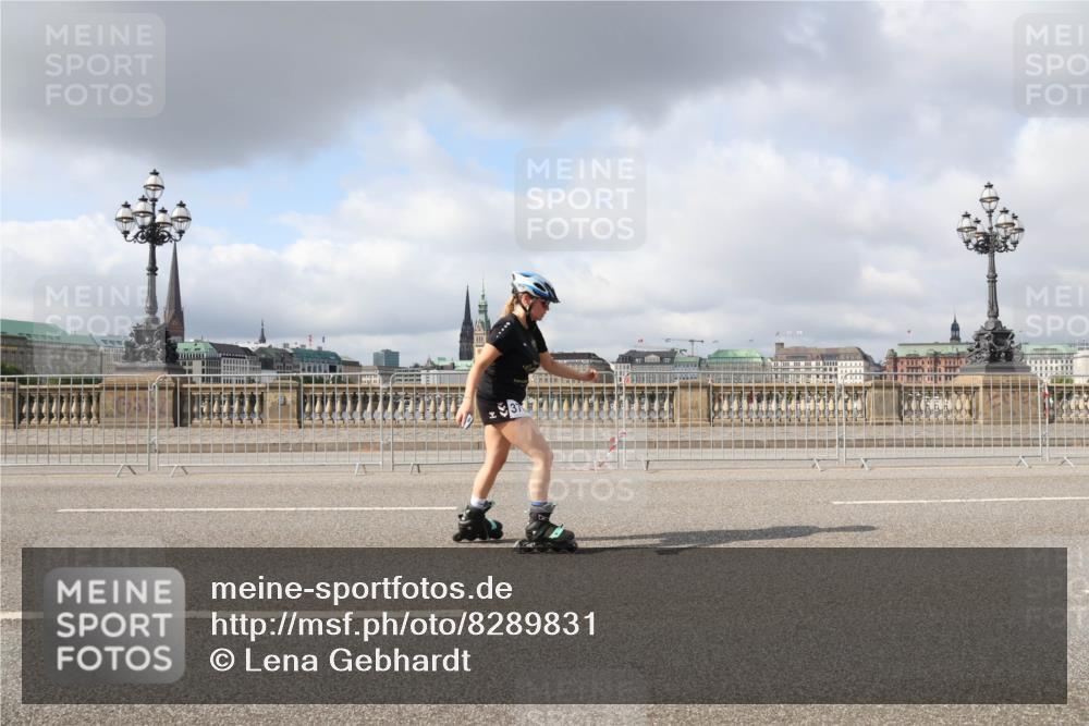 29.06.2025 - hella hamburg halbmarathon Lena Gebhardt http://msf.ph/oto/8289831 29.06.2025 09:05:48 Lombardsbrücke  meine-sportfotos.de