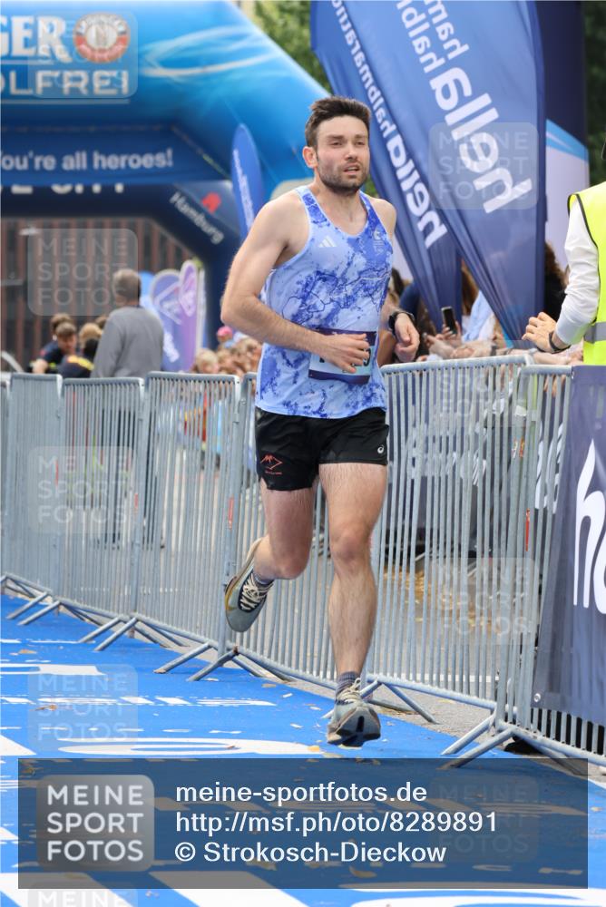 29.06.2025 - hella hamburg halbmarathon Strokosch-Dieckow http://msf.ph/oto/8289891 29.06.2025 10:20:04 Ziel 9255, 11829, 18848 meine-sportfotos.de
