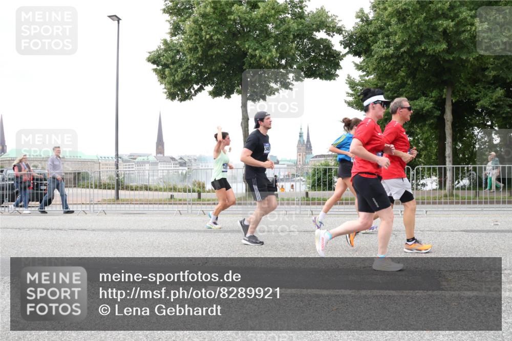 29.06.2025 - hella hamburg halbmarathon Lena Gebhardt http://msf.ph/oto/8289921 29.06.2025 10:55:42 Lombardsbrücke 14, 5487, 1616, 1873, 1917, 2793, 3101, 3115, 3157, 3244, 3577, 4265, 4470, 4628, 4896, 5040, 5220, 5222, 5483, 5487, 5575, 6055, 6056, 6113, 6257, 6594, 7516, 7548, 7680, 7969, 8110, 8527, 8532, 8533, 8626, 8648, 9548, 9614, 9618, 9857, 9858, 9861, 9865, 9956, 10094, 10436, 10438, 10449, 10559, 10593, 10885, 11109, 11903, 11962, 11963, 12695, 12902, 13098, 13230, 14727, 15152, 15160, 16385 meine-sportfotos.de