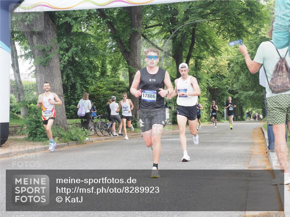 29.06.2025 - hella hamburg halbmarathon KatJ http://msf.ph/oto/8289923 29.06.2025 10:12:36 Zwischen KM18-KM19  meine-sportfotos.de