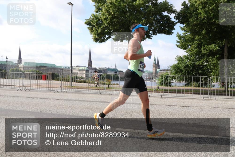 29.06.2025 - hella hamburg halbmarathon Lena Gebhardt http://msf.ph/oto/8289934 29.06.2025 09:46:17 Lombardsbrücke 1080, 1344, 1889, 1894, 2460, 2525, 3809, 3843, 3955, 4463, 4477, 4812, 5042, 5187, 6169, 6495, 6878, 7055, 7186, 7534, 7845, 7880, 7901, 8062, 8784, 8864, 8956, 9345, 10270, 10298, 10453, 10484, 10865, 10929, 11199, 11230, 11282, 11833, 12189, 12232, 12681, 12987, 13167, 13252, 13343, 13617, 13686, 13754, 13961, 14167, 14276, 14293, 15115, 15391, 15689, 15902, 16065, 16140, 16243, 16507, 16580, 16931, 17213, 17768 meine-sportfotos.de