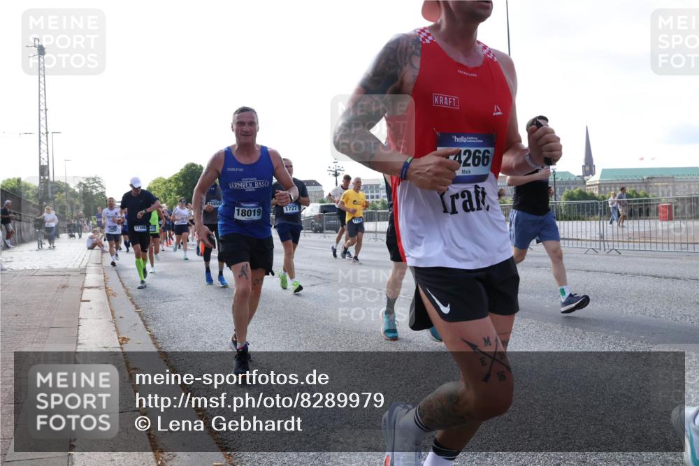 29.06.2025 - hella hamburg halbmarathon Lena Gebhardt http://msf.ph/oto/8289979 29.06.2025 09:58:42 Lombardsbrücke 17346, 470, 15854, 18019, 1727, 7716, 4266, 1190, 1285, 1410, 1485, 1727, 1815, 1946, 1951, 2029, 2034, 2518, 2656, 2840, 2883, 2907, 3041, 3097, 3334, 3819, 3859, 3952, 4120, 4152, 4167, 4903, 5077, 5084, 5093, 5259, 5378, 5721, 5894, 6272, 6294, 6433, 6592, 6629, 6657, 6759, 6877, 6897, 7082, 7369, 7716, 7732, 7856, 7896, 8068, 8154, 8311, 8322, 8393, 8590, 8639, 8721, 8825, 9012, 9057, 9562, 9655, 9656, 9727, 9770, 10084, 10488 meine-sportfotos.de