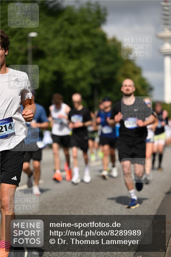 29.06.2025 - hella hamburg halbmarathon Dr. Thomas Lammeyer http://msf.ph/oto/8289989 29.06.2025 09:53:25 Kennedybrücke 1343, 1445, 1615, 1800, 1975, 2324, 2573, 2949, 3282, 3431, 3530, 4303, 4425, 5248, 5889, 6123, 6682, 7495, 7796, 8370, 8629, 8925, 9264, 9265, 9294, 9296, 9979, 10894, 10930 meine-sportfotos.de