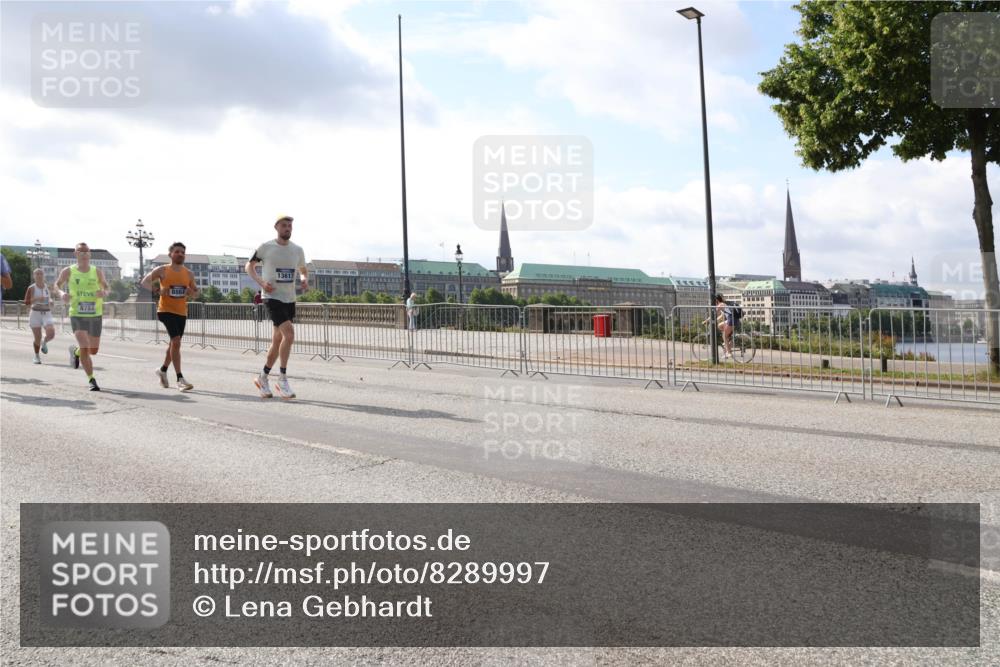 29.06.2025 - hella hamburg halbmarathon Lena Gebhardt http://msf.ph/oto/8289997 29.06.2025 09:46:18 Lombardsbrücke 8784, 13617, 1080, 1344, 1889, 1894, 2460, 2525, 3809, 3843, 3955, 4463, 4477, 4812, 5042, 6169, 6495, 6878, 7055, 7186, 7534, 7845, 7880, 7901, 8062, 8784, 8864, 8956, 9345, 10270, 10298, 10453, 10484, 10865, 10929, 11199, 11230, 11282, 11833, 12189, 12681, 12987, 13167, 13252, 13343, 13617, 13686, 13754, 13961, 14167, 14276, 14293, 15115, 15391, 15689, 15902, 16065, 16140, 16243, 16507, 16580, 16931, 17213, 17768 meine-sportfotos.de