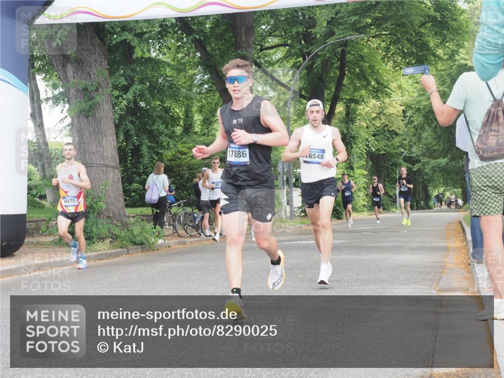 29.06.2025 - hella hamburg halbmarathon KatJ http://msf.ph/oto/8290025 29.06.2025 10:12:36 Zwischen KM18-KM19  meine-sportfotos.de