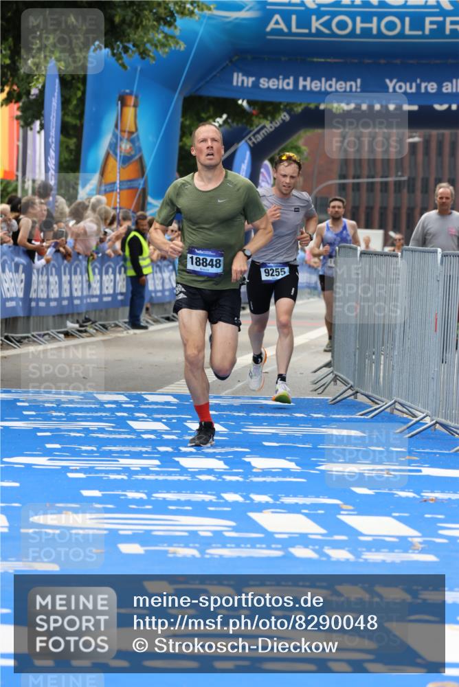 29.06.2025 - hella hamburg halbmarathon Strokosch-Dieckow http://msf.ph/oto/8290048 29.06.2025 10:19:57 Ziel 9255, 11829, 14188, 18848 meine-sportfotos.de