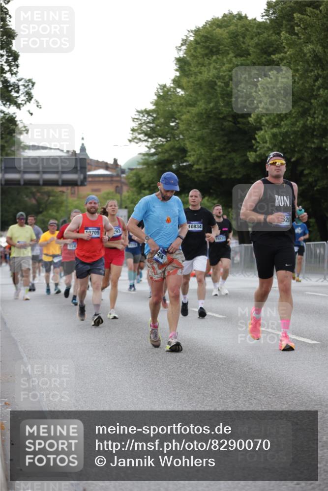 29.06.2025 - hella hamburg halbmarathon Jannik Wohlers http://msf.ph/oto/8290070 29.06.2025 10:04:11 Lombardsbrücke 1213, 1347, 1377, 1674, 2011, 2852, 3994, 4146, 4293, 5869, 6311, 9489, 10100, 10213, 10709, 10834, 10962, 12924, 13533, 13625, 15532, 16128, 16145, 16753, 16989, 16995, 17113, 17434, 17540, 17569, 17685, 17686, 17763, 18098, 18520, 18525 meine-sportfotos.de