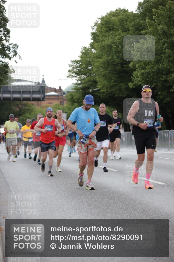 29.06.2025 - hella hamburg halbmarathon Jannik Wohlers http://msf.ph/oto/8290091 29.06.2025 10:04:11 Lombardsbrücke 1213, 1347, 1377, 1674, 2011, 2852, 3994, 4146, 4293, 5869, 6311, 9489, 10100, 10213, 10709, 10834, 10962, 12924, 13533, 13625, 15532, 16128, 16145, 16753, 16989, 16995, 17113, 17434, 17540, 17569, 17685, 17686, 17763, 18098, 18520, 18525 meine-sportfotos.de