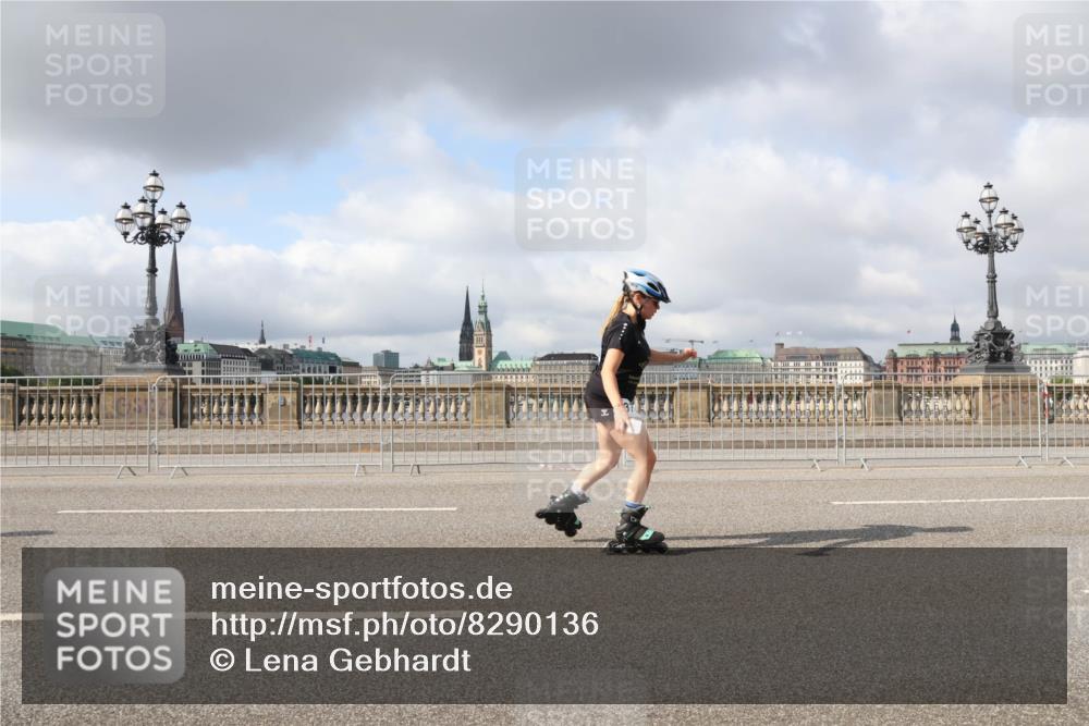 29.06.2025 - hella hamburg halbmarathon Lena Gebhardt http://msf.ph/oto/8290136 29.06.2025 09:05:48 Lombardsbrücke  meine-sportfotos.de