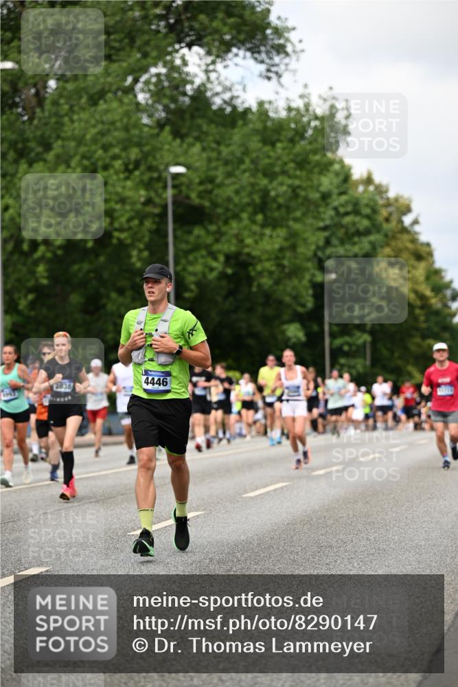 29.06.2025 - hella hamburg halbmarathon Dr. Thomas Lammeyer http://msf.ph/oto/8290147 29.06.2025 10:37:20 Kennedybrücke 1078, 1199, 1324, 1373, 1732, 1879, 1995, 2059, 2085, 2384, 2838, 3221, 3341, 3422, 3560, 3653, 3871, 4030, 4096, 4164, 4446, 4555, 5156, 5180, 5581, 5917, 6773, 6861, 7705, 8175, 8595, 8839, 8993, 9289, 9471, 9750, 9768, 9780, 10770 meine-sportfotos.de